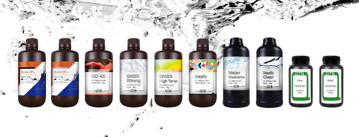 QTS Ceramic-like 100 Resin เป็นเรซินที่สามารถรักษาด้วยรังสียูวีได้ ซึ่งไม่มีสารตัวสร้างภาพ TPO ซึ่งถูกสั่งห้ามโดยสหภาพยุโรป เรซินนี้สามารถใช้งานร่วมกับเครื่องพิมพ์ 3 มิติได้หลากหลาย รวมถึงรุ่น DLP และ LCD สีขาวเซรามิก ทนความร้อนได้ดีเยี่ยม การหดตัวต่ำ และการเสียรูปน้อยที่สุด ชิ้นงานที่พิมพ์จะมีพื้นผิวเรียบเป็นเอกลักษณ์ เหมาะสำหรับการพิมพ์เครื่องเซรามิก แบบจำลองปูนปลาสเตอร์ ขั้วสัญญาณ และวัตถุอื่นๆ ที่เกี่ยวข้อง